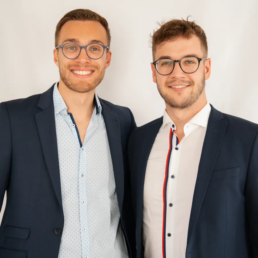Moritz Oberle und Julian Riedmüller im Sakko